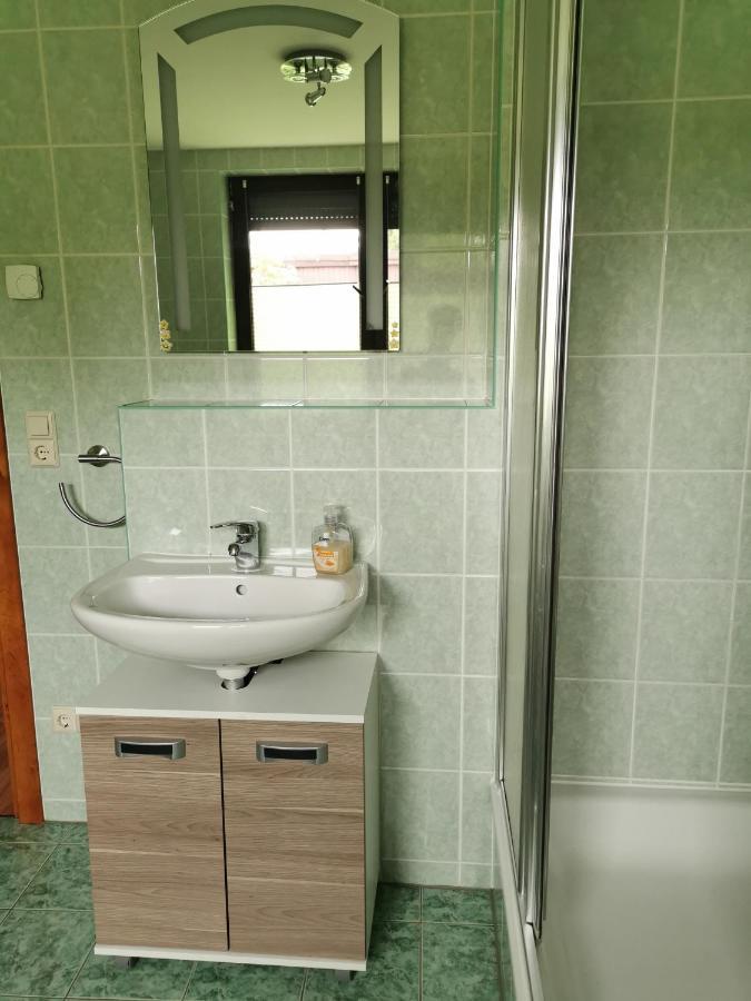 Monteur- Und Ferienwohnung In Hainichen - Obergeschoss Oder Dachgeschoss - Familie Weber Bockendorf Kültér fotó